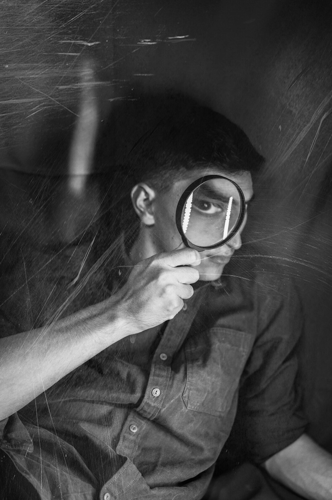 detective reading clues